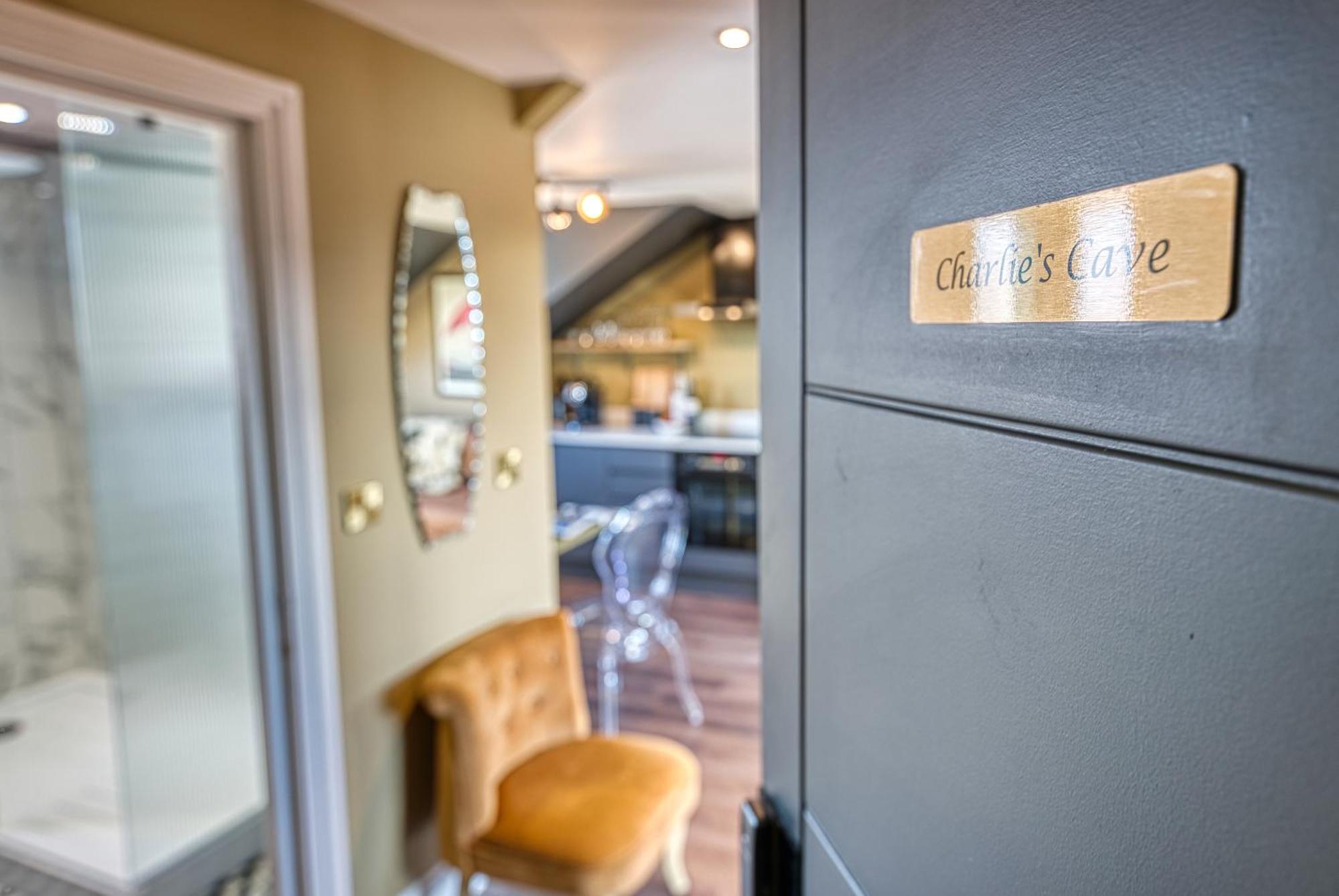 Casa Del Artista - Luxury Apartments, Whitby Chambre photo
